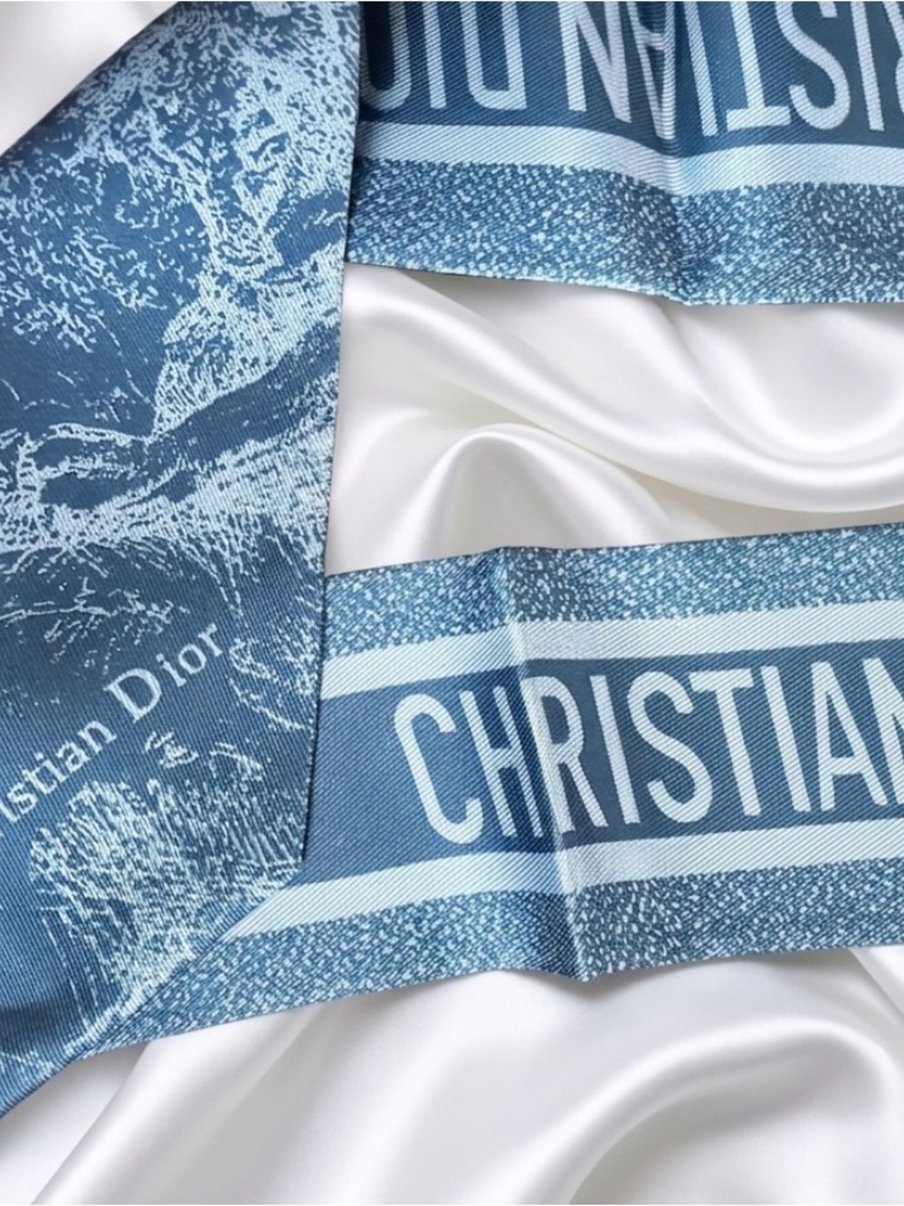Dior mitzah scarf 100% silk new with tag AMAZING - Picture 3 of 6